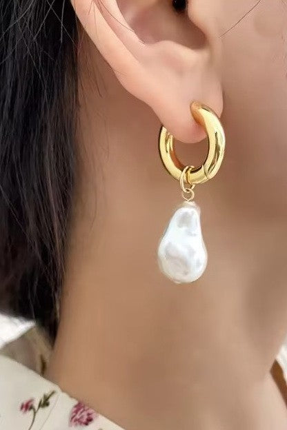 Pearl Huggie Hoop ER