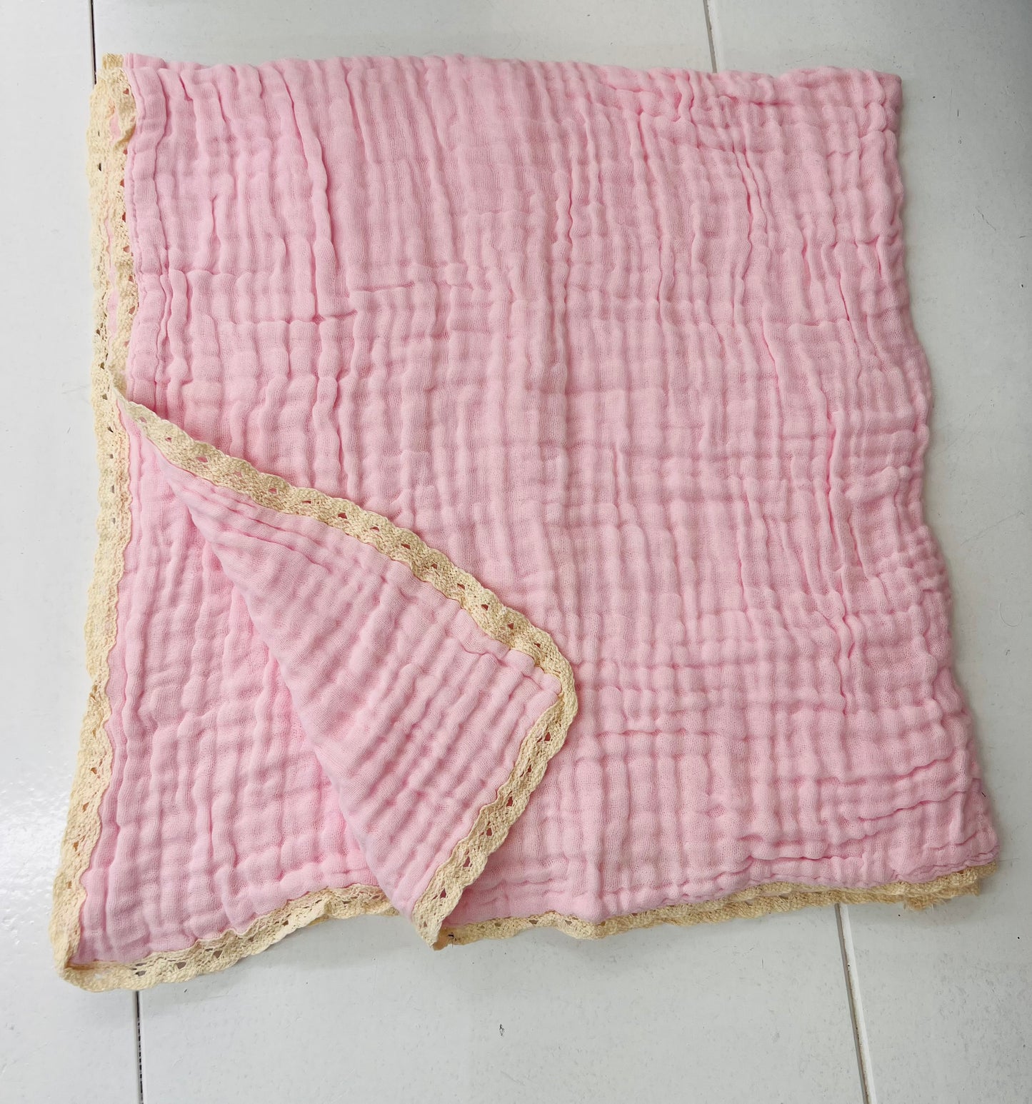 Cotton w/ Lace Trim Blanket