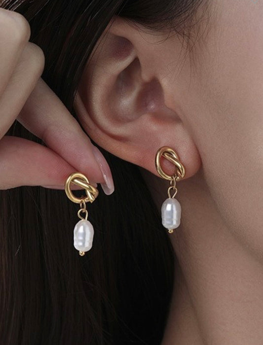 Pearl Drop Earring