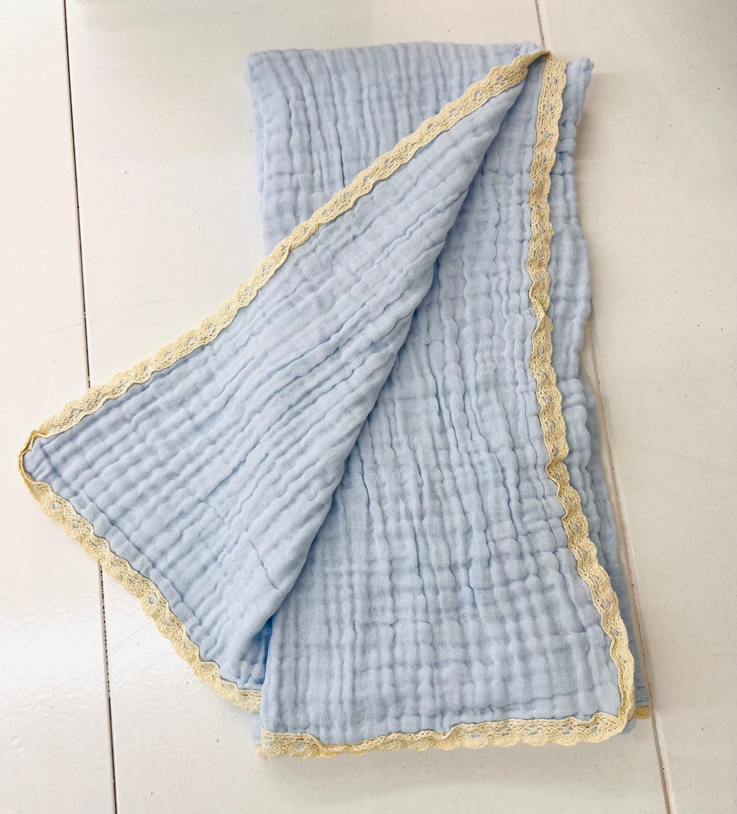 Cotton w/ Lace Trim Blanket